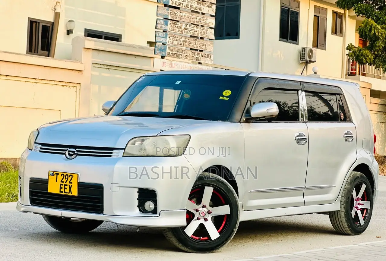 Toyota Corolla Rumion Hatchback 1.5 FWD 2008 Silver