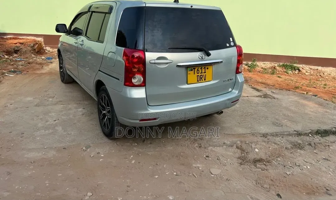 Toyota Raum 2005 Blue