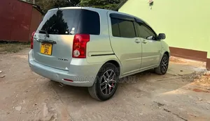 Toyota Raum 2005 Blue