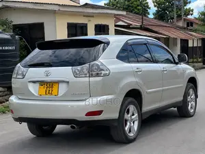 Toyota Harrier 2005 Gold