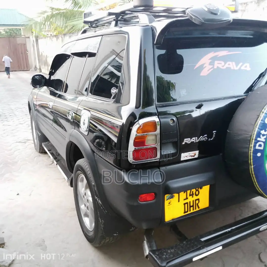 Toyota RAV4 1999 Black