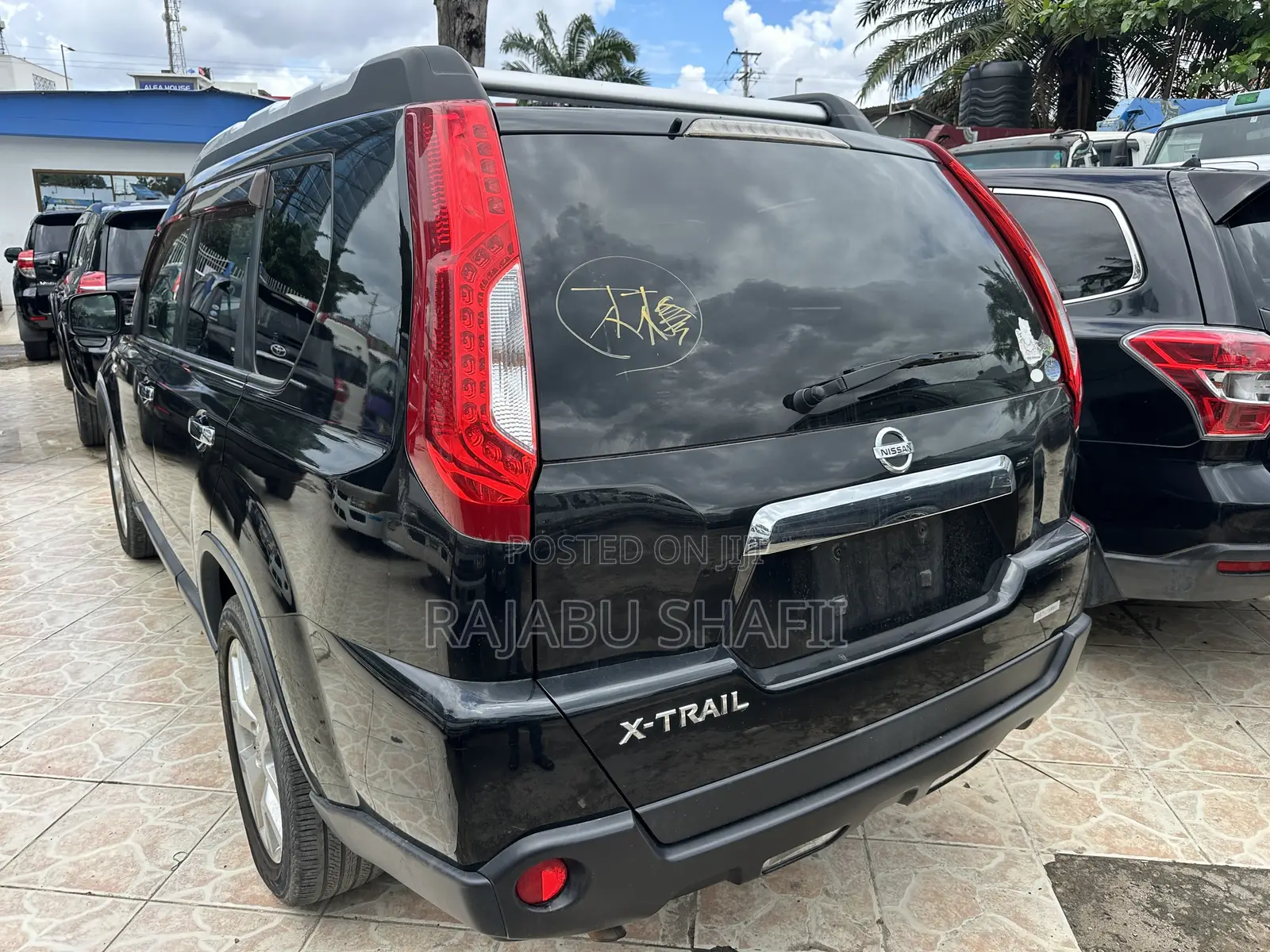 Nissan X-Trail 2.0 Petrol XE 2012 Black