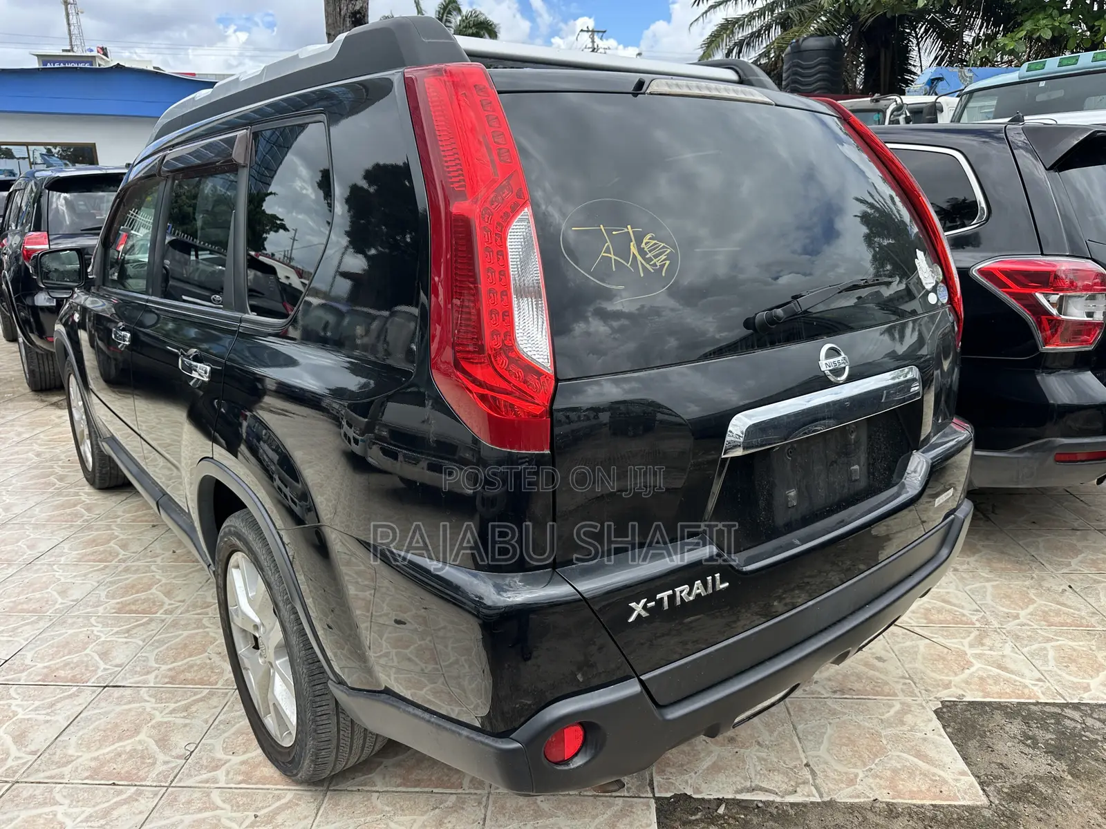 Nissan X-Trail 2.0 Petrol XE 2012 Black
