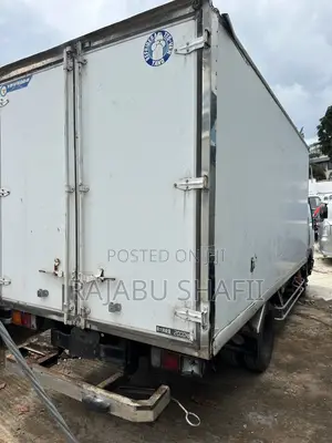 Mitsubish Canter Ya Freezer