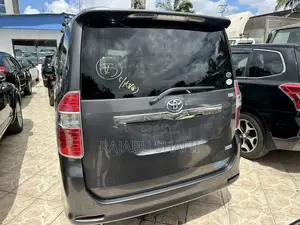 Toyota Noah 2.0 143hp AWD (7 Seater) 2011 Gray