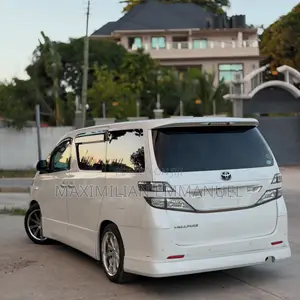 Toyota Vellfire 2011 White