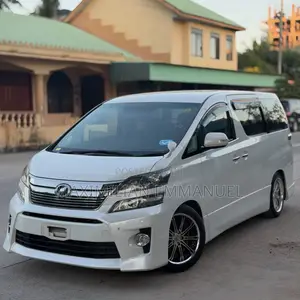 Toyota Vellfire 2011 White