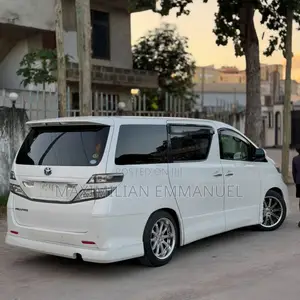 Toyota Vellfire 2011 White