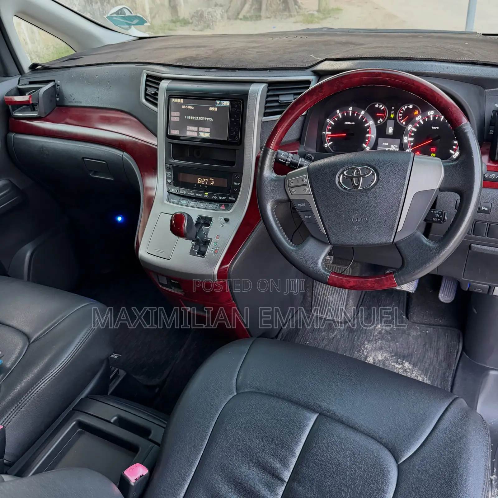 Toyota Vellfire 2011 White