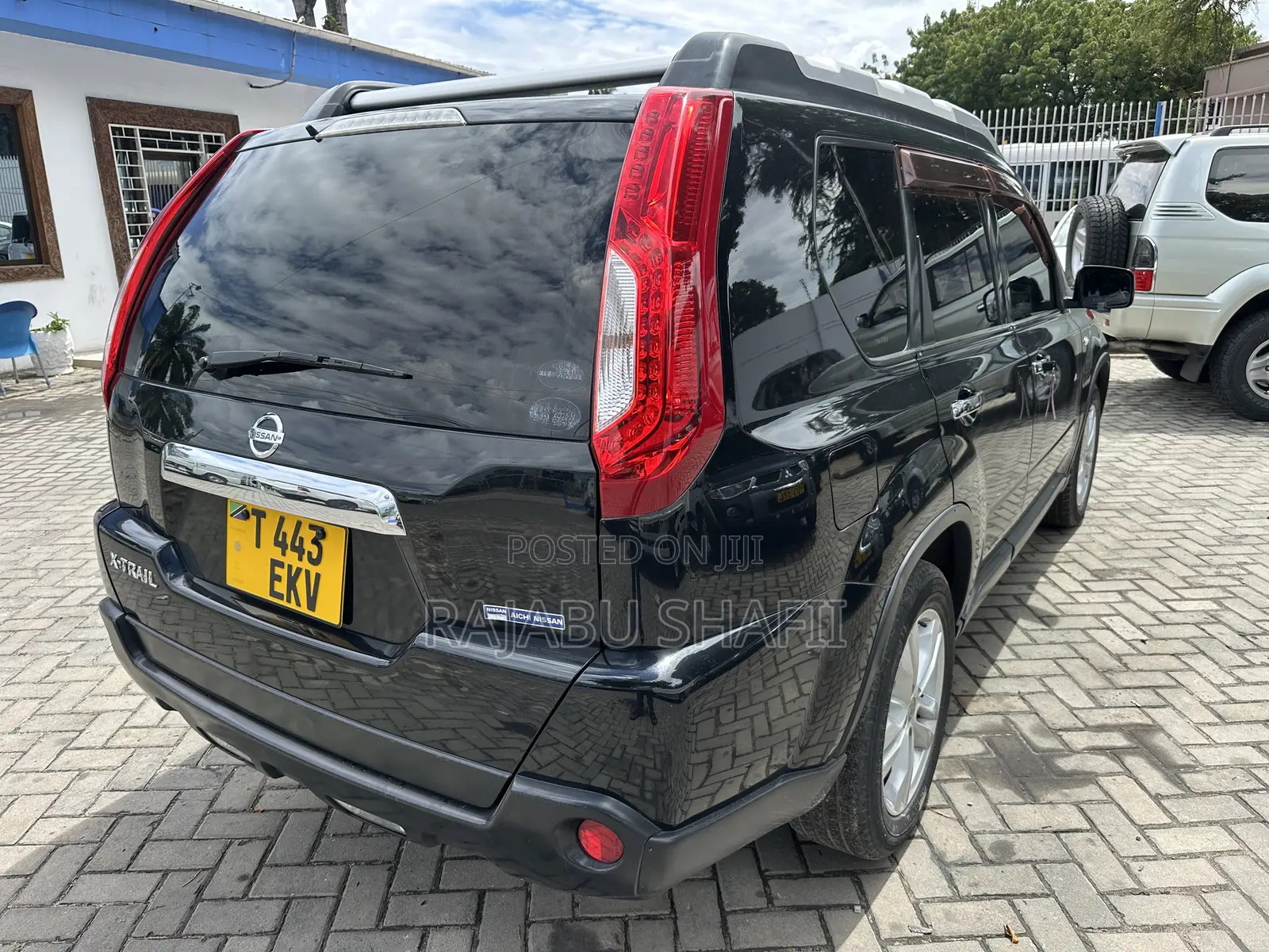 Nissan X-Trail 2.0 Petrol XE 2012 Black