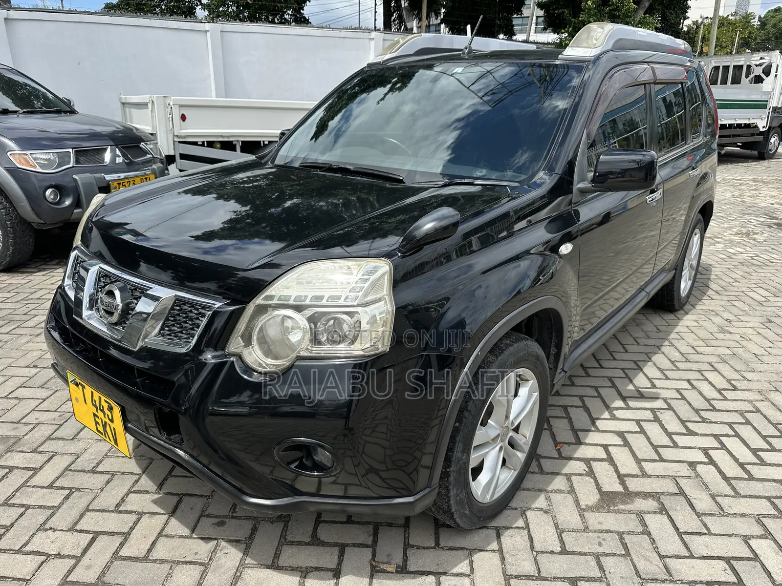 Nissan X-Trail 2.0 Petrol XE 2012 Black