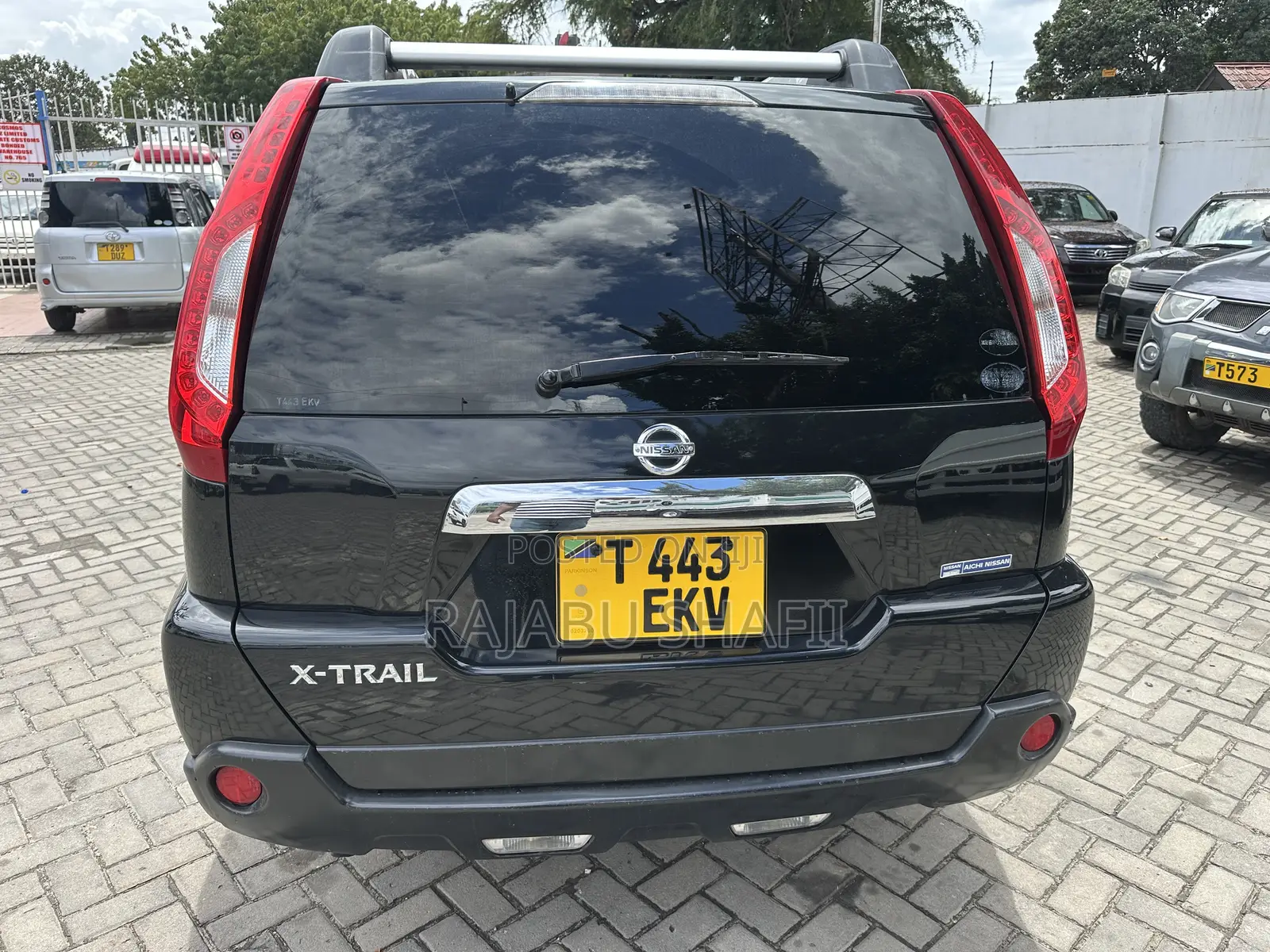 Nissan X-Trail 2.0 Petrol XE 2012 Black