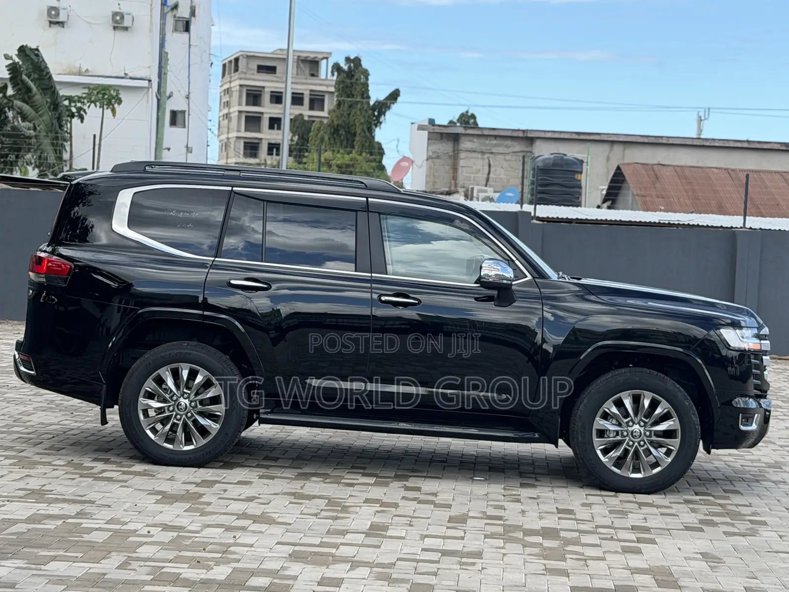 New Toyota Land Cruiser LC300 2025 Black