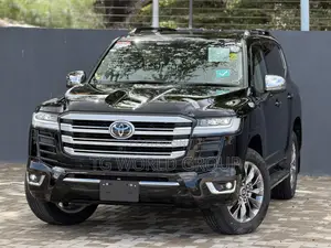 New Toyota Land Cruiser LC300 2025 Black