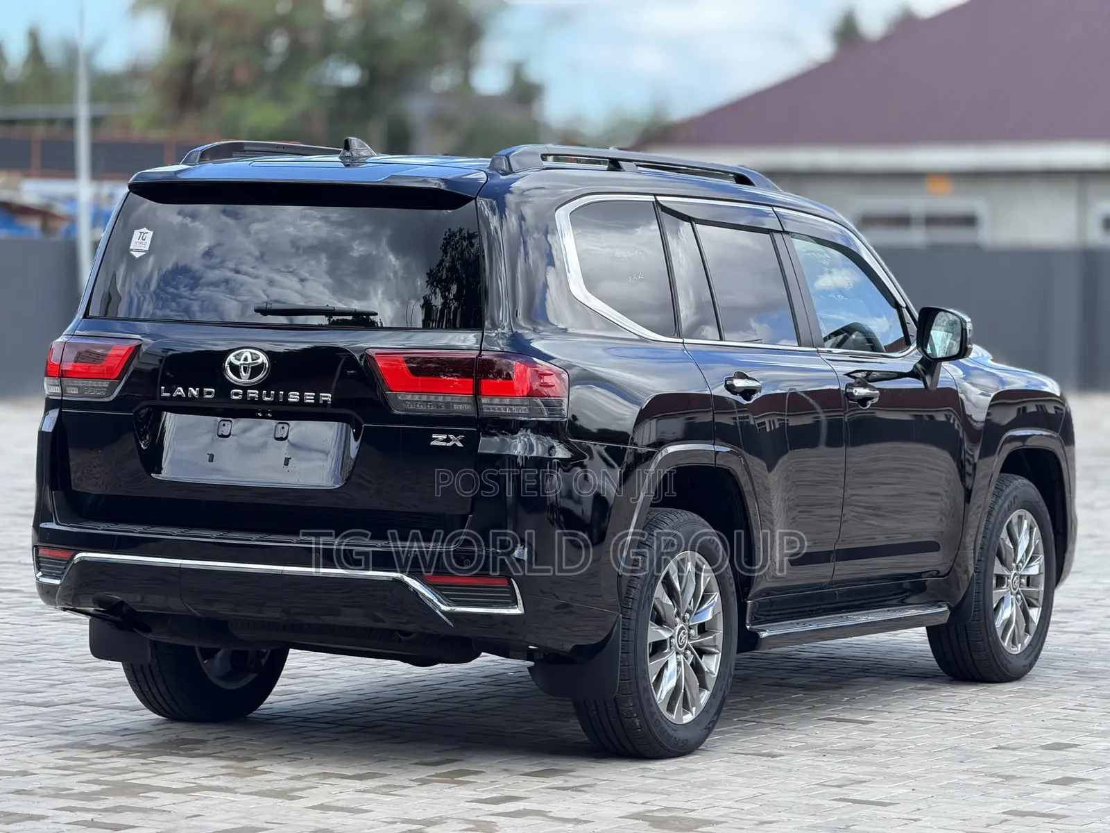 New Toyota Land Cruiser LC300 2025 Black