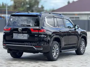 New Toyota Land Cruiser LC300 2025 Black