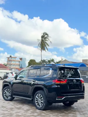New Toyota Land Cruiser 2025 Black