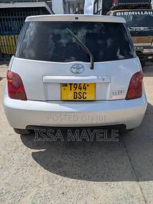 Toyota IST 2005 Silver