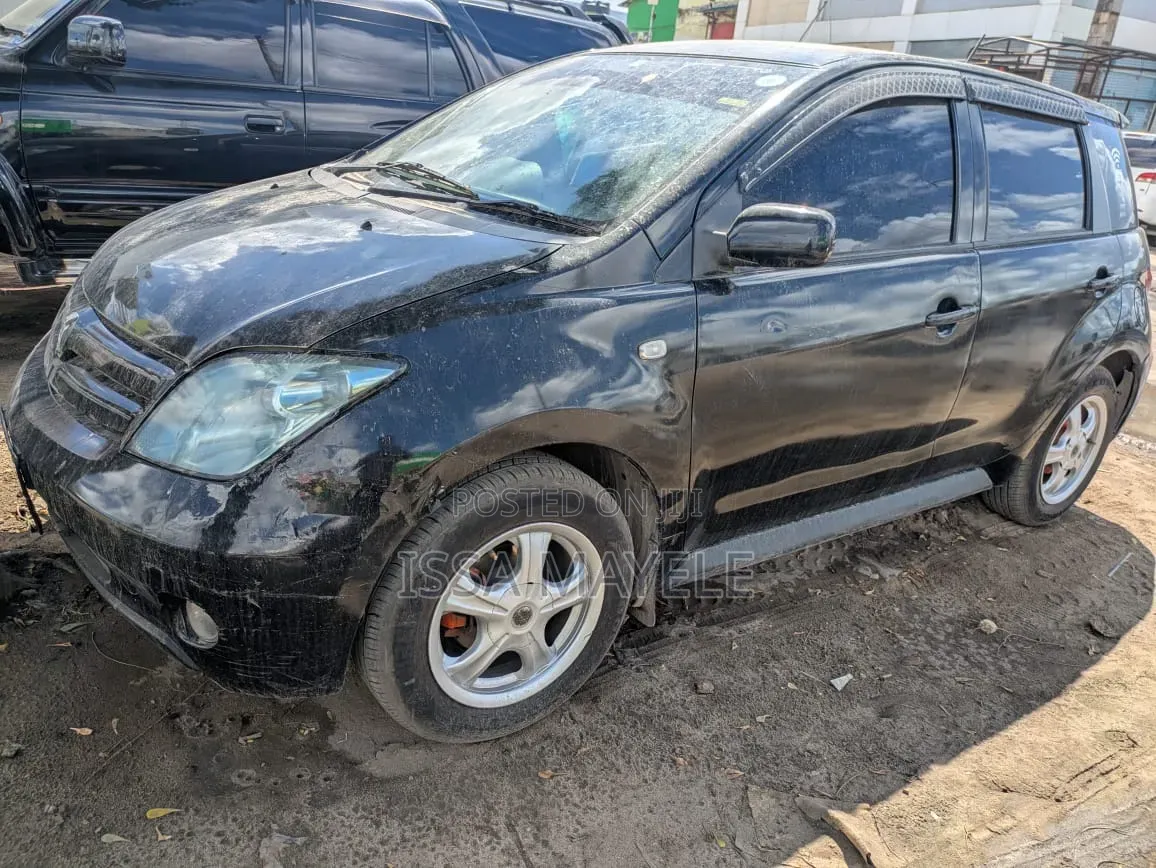Toyota IST 2005 Black