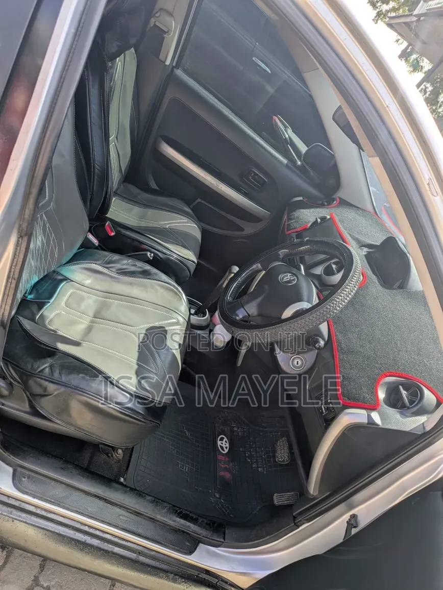 Toyota IST 2004 Silver