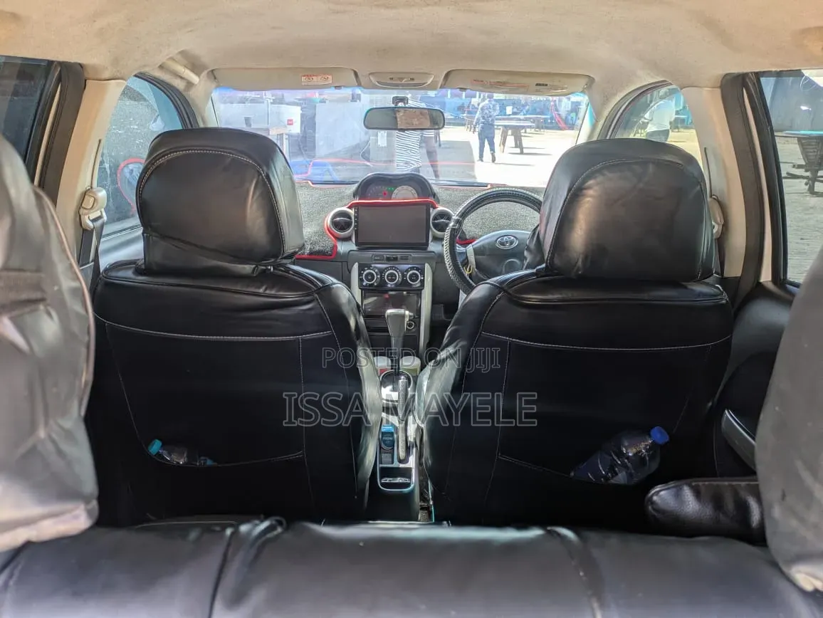 Toyota IST 2004 Silver