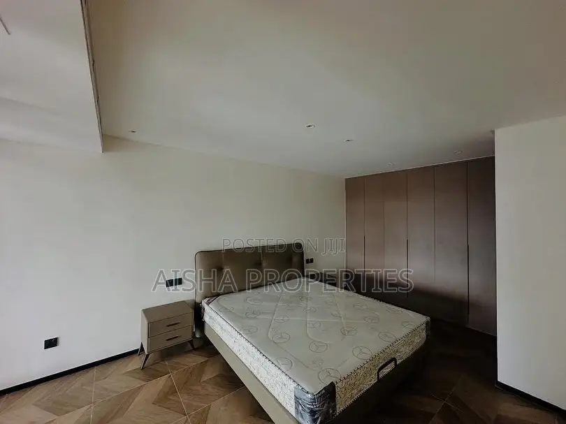 Furnished 2bdrm Apartment in Oyster Bay for rent