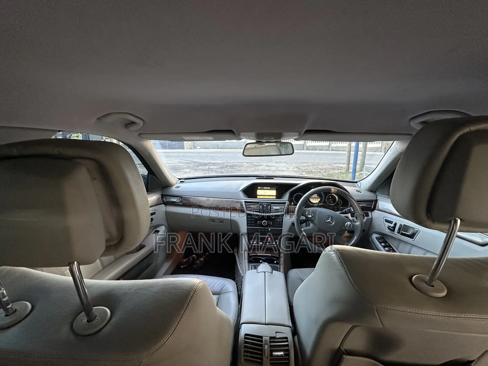 Mercedes-Benz E200 2012 Maroon