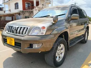 Toyota Land Cruiser Prado 3.4 5dr 2005 Gold