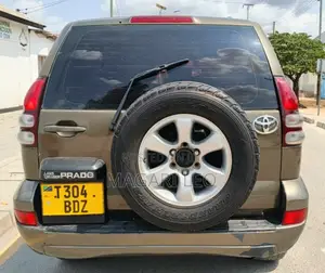 Toyota Land Cruiser Prado 3.4 5dr 2005 Gold