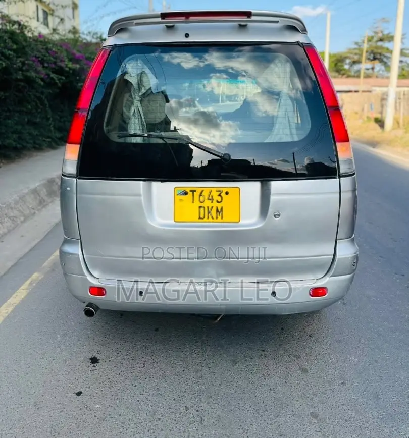 Toyota Noah 2.0 FWD (8 Seater) 2001 Silver