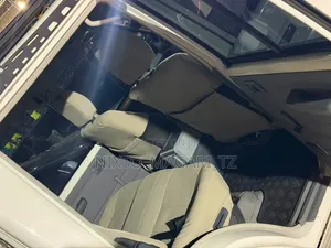 Toyota Land Cruiser 2017 White
