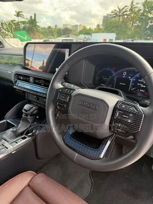Toyota Land Cruiser Prado 2026 Off white
