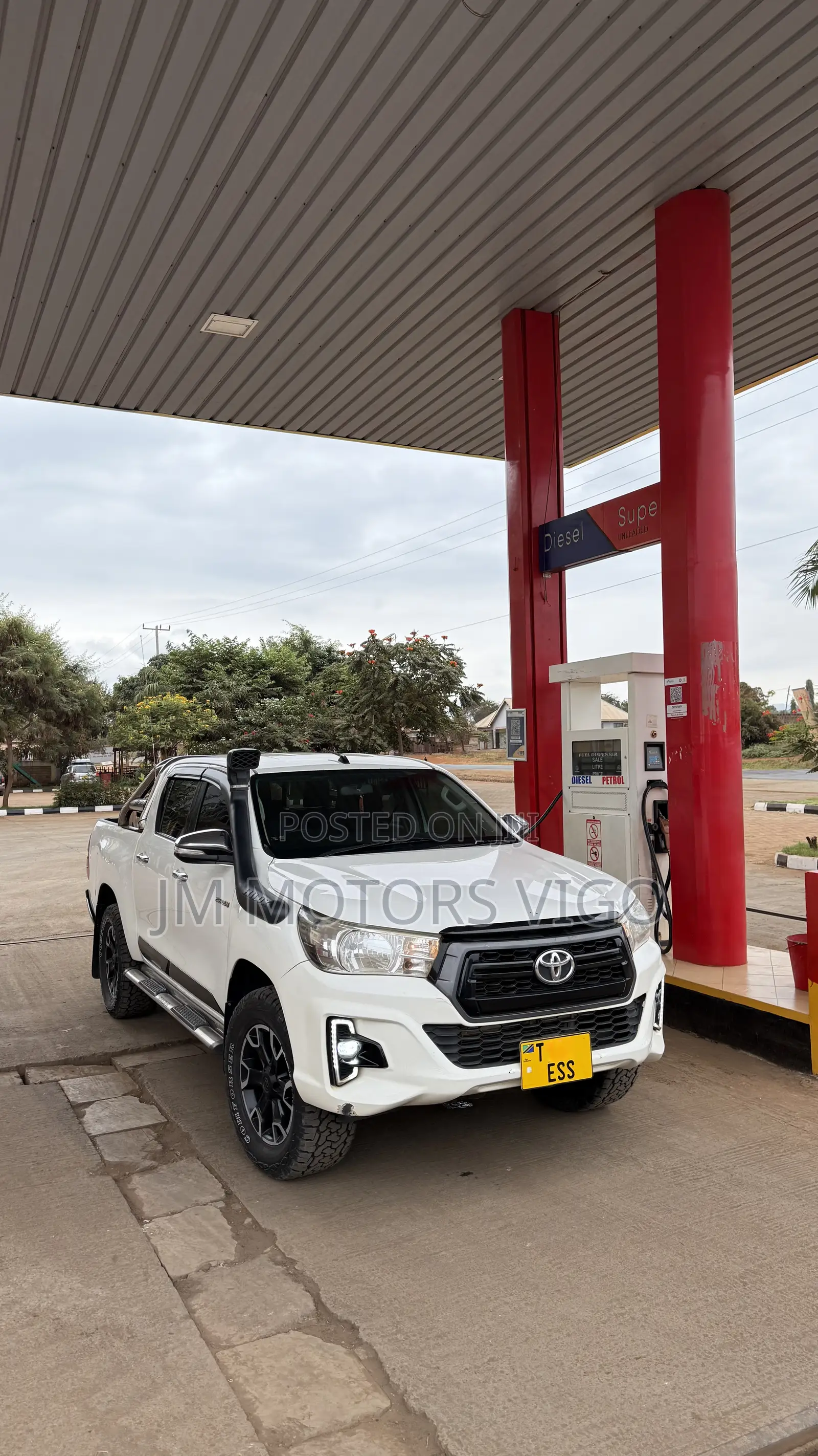 Toyota Hilux 2019 White