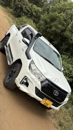 Toyota Hilux 2019 White