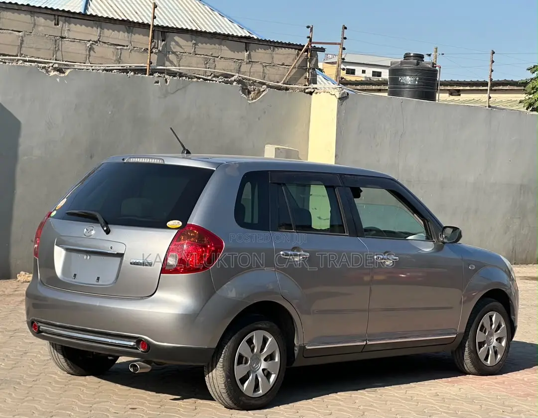 Mazda Verisa 2010 Silver