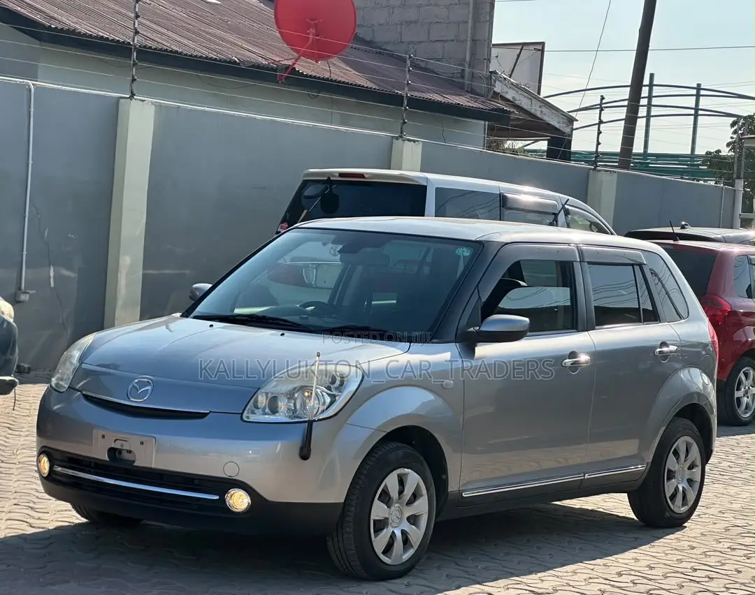 Mazda Verisa 2010 Silver