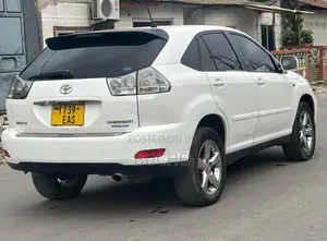 Toyota Harrier 2005 White