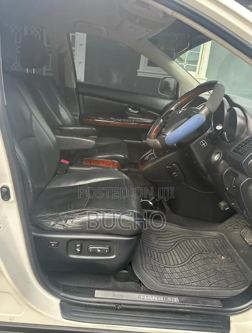 Toyota Harrier 2005 White
