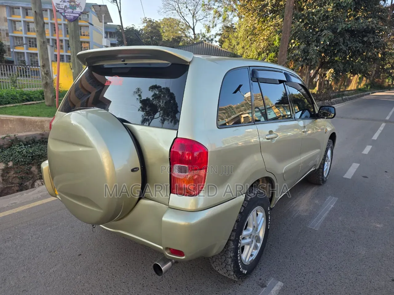 Toyota RAV4 Automatic 2003 Gold