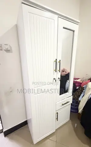 Kabati La Milango
