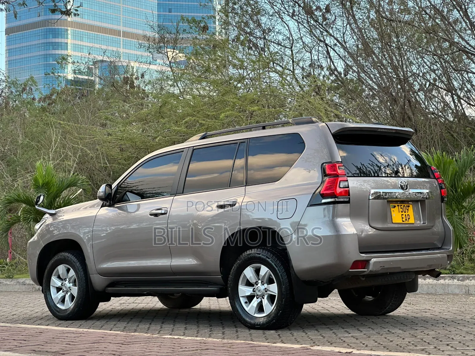 Toyota Land Cruiser Prado 2020 Gray