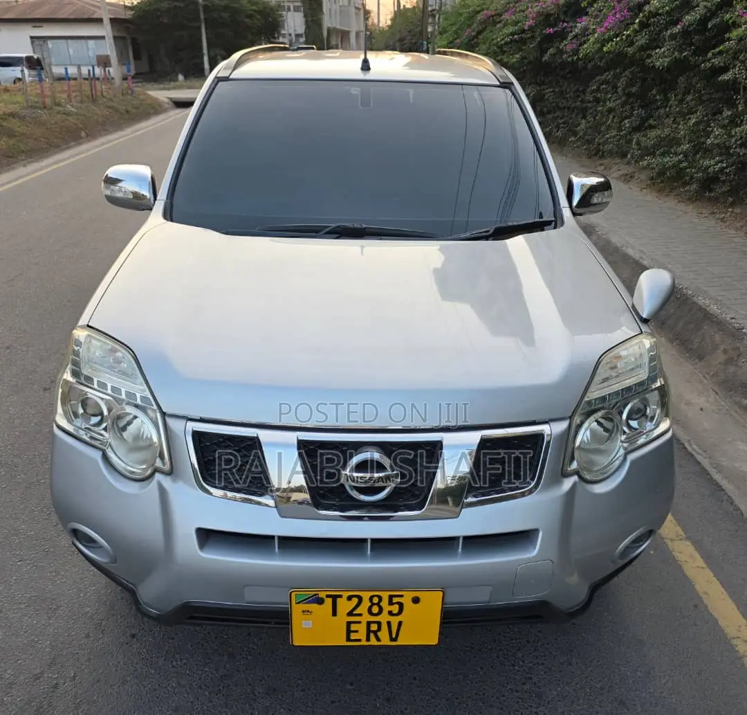 Nissan X-Trail 2.0 Petrol XE 2011 Silver
