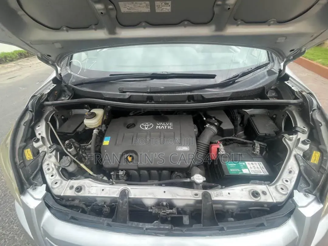Toyota Noah 2008 Silver