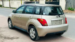Toyota IST 2003 Silver