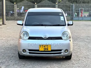 Toyota Sienta 2005 Silver