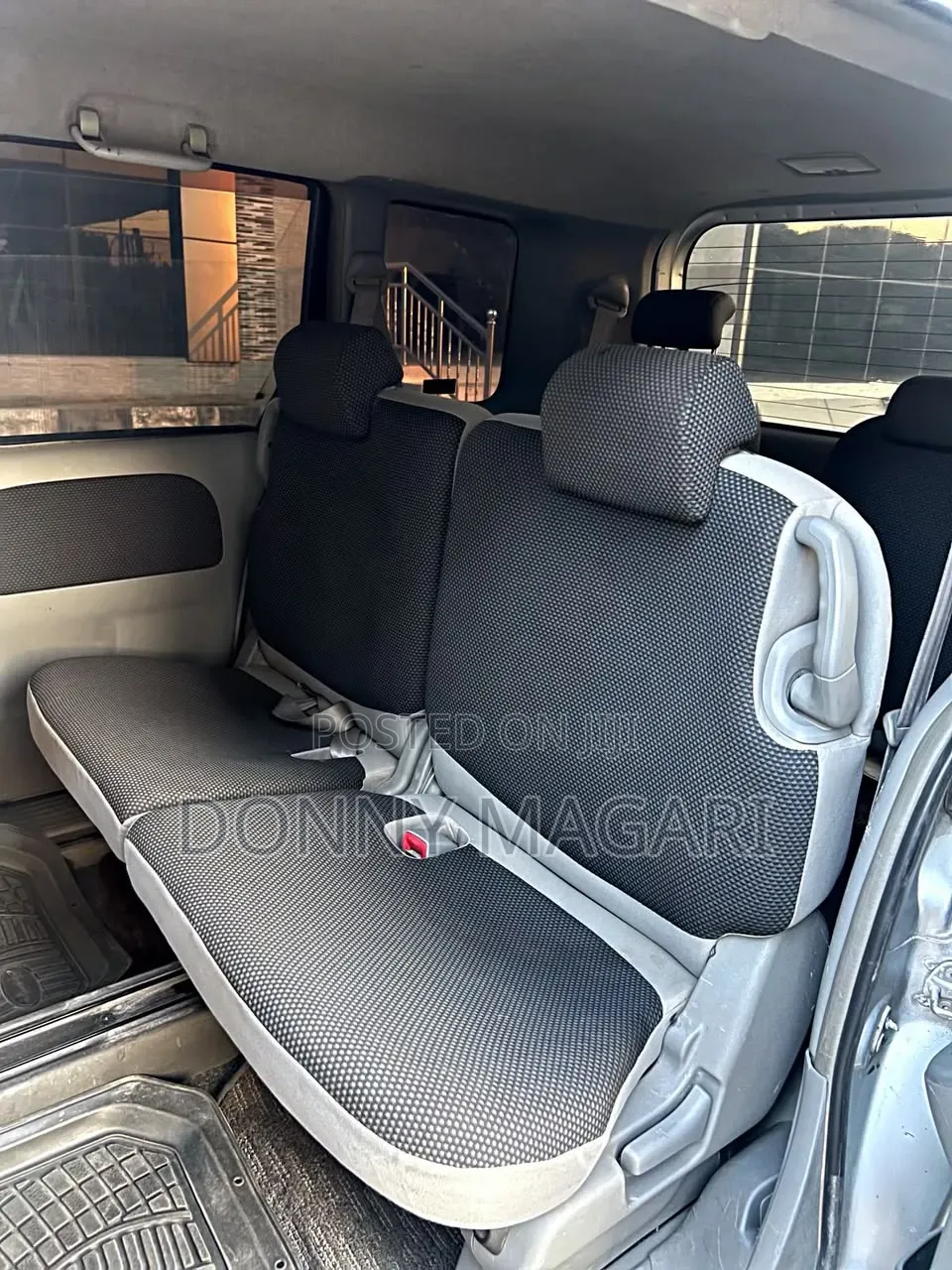 Toyota Sienta 2005 Silver