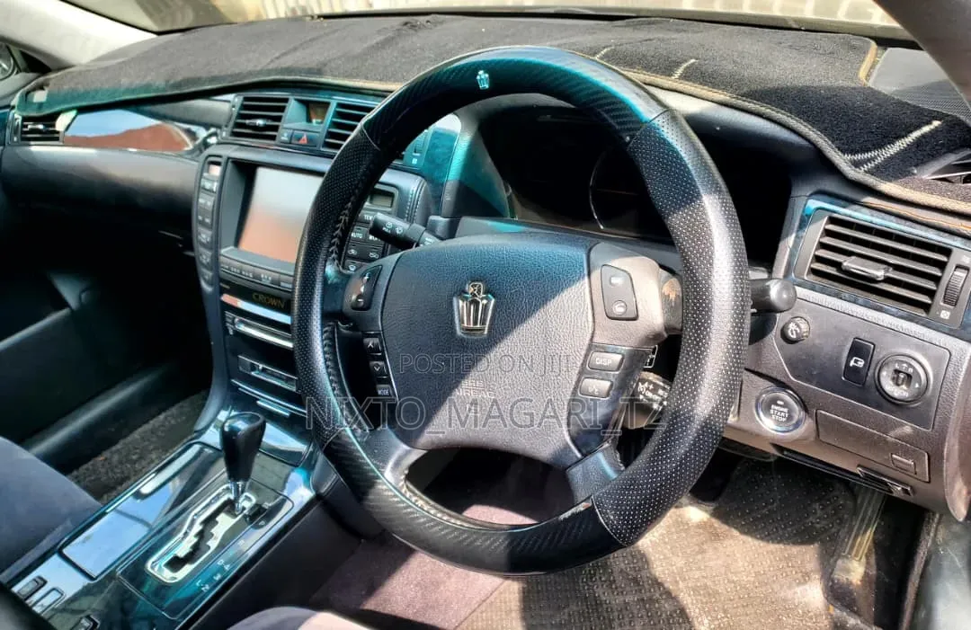 Toyota Crown Royale 2005 Black