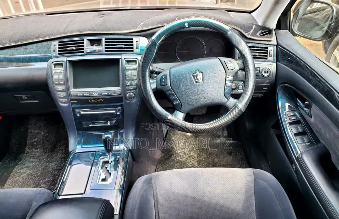 Toyota Crown Royale 2005 Black