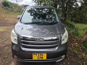 Toyota Noah 2009 Gray