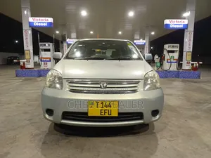 Toyota Raum 2005 Silver